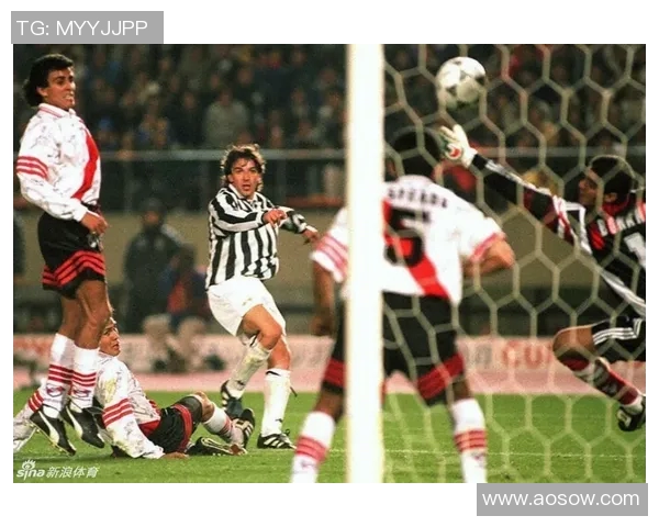 凯恩：从足球天才到传奇教练的辉煌人生与执教之路探秘